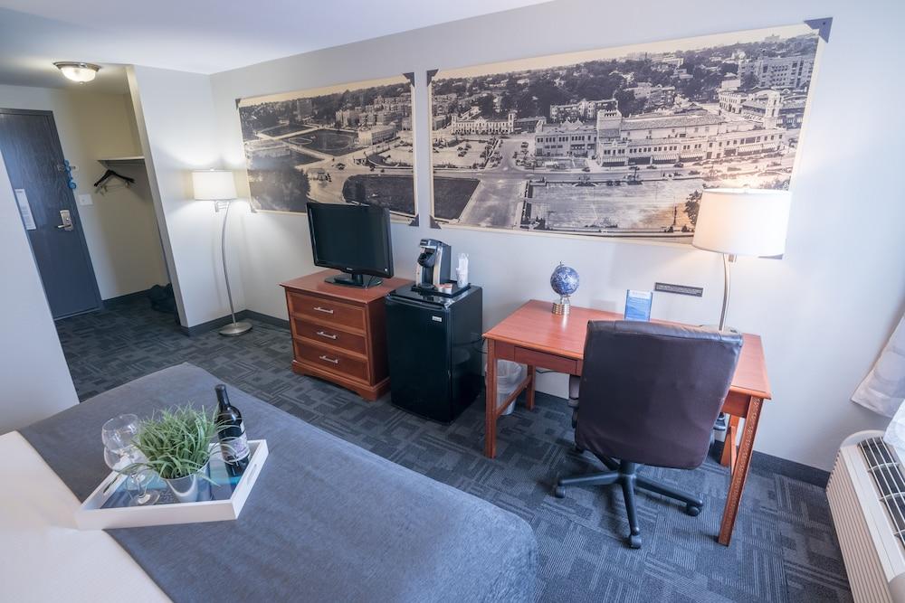 Hotel Westport Kansas City, Tapestry Collection By Hilton Экстерьер фото